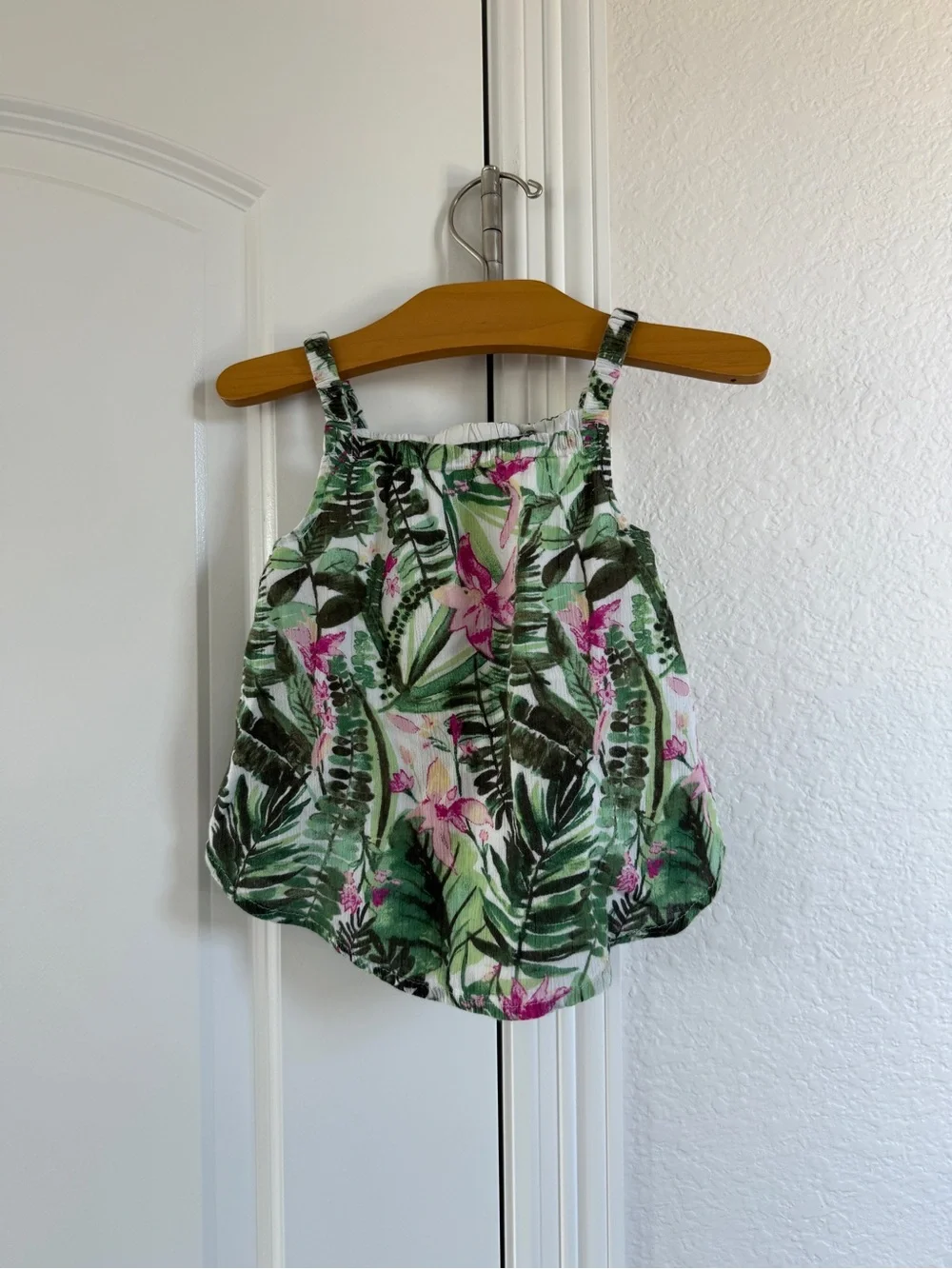 3T old navy Tropical Leaf & Pink Floral top